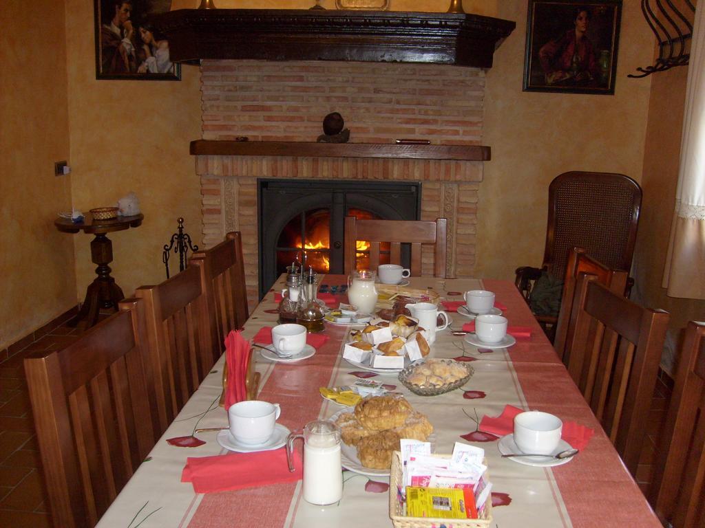 Senorio De Monterruiz Pension Casas de Santa Cruz Buitenkant foto